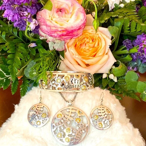 Brighton FRANCESCA Silver Champagne gold Flowers Necklace Bracelet Earrings RARE